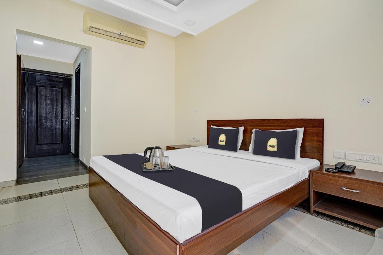 Townhouse Oak Hotel Rama Nashik Exterior photo