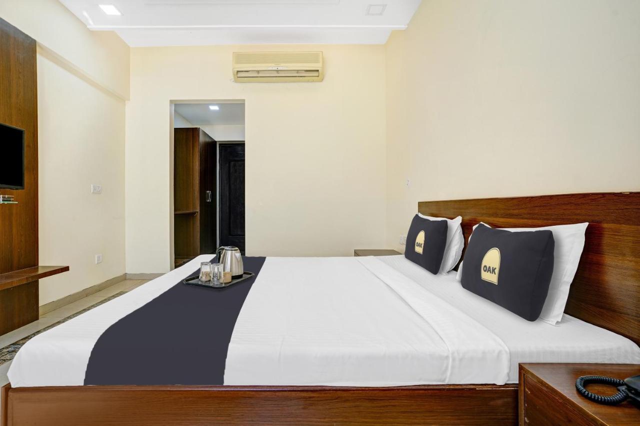 Townhouse Oak Hotel Rama Nashik Exterior photo