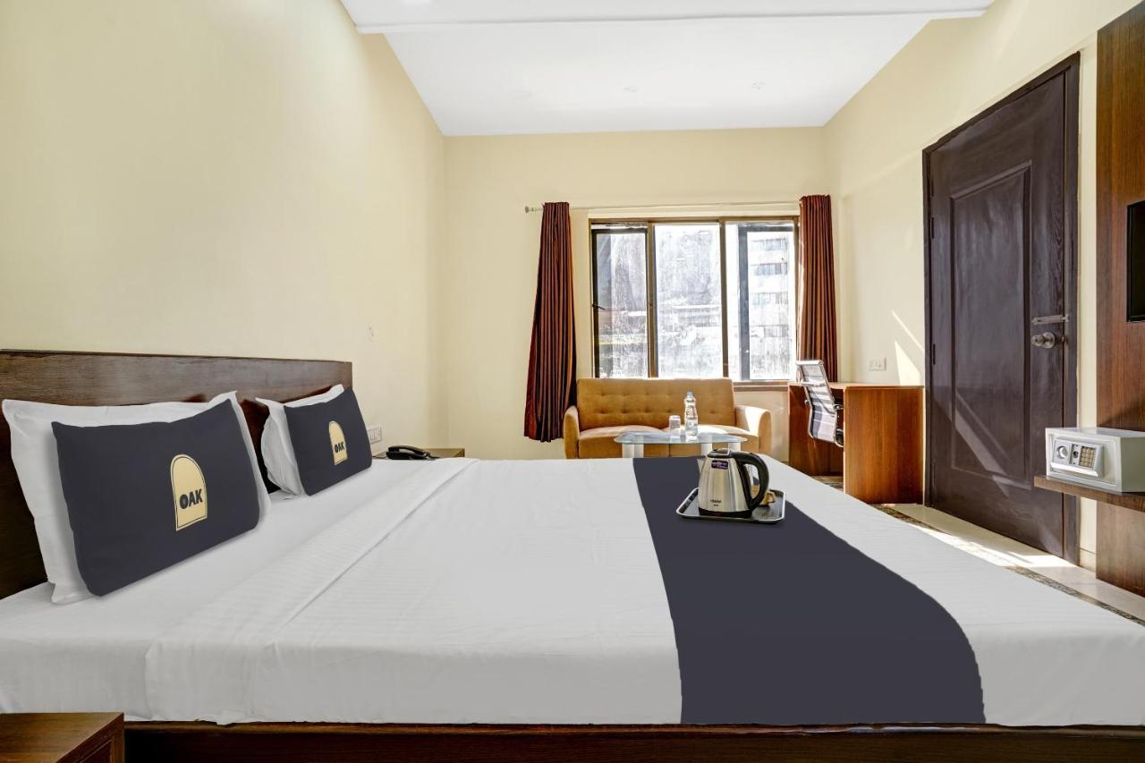 Townhouse Oak Hotel Rama Nashik Exterior photo